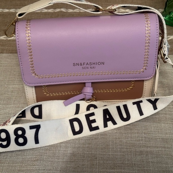 SN & Fashion Women's Lavender and Tan Crossbody Bag 8”W x 6”L Perfect  condition - Picture 5 of 12